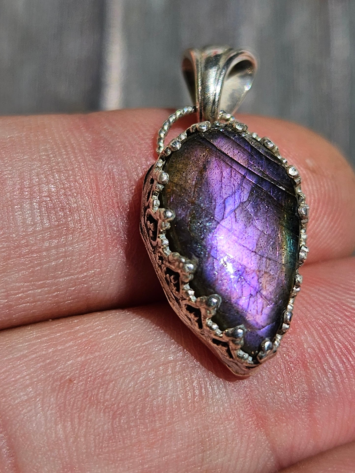 "Passion" Purple Labradorite Pendant