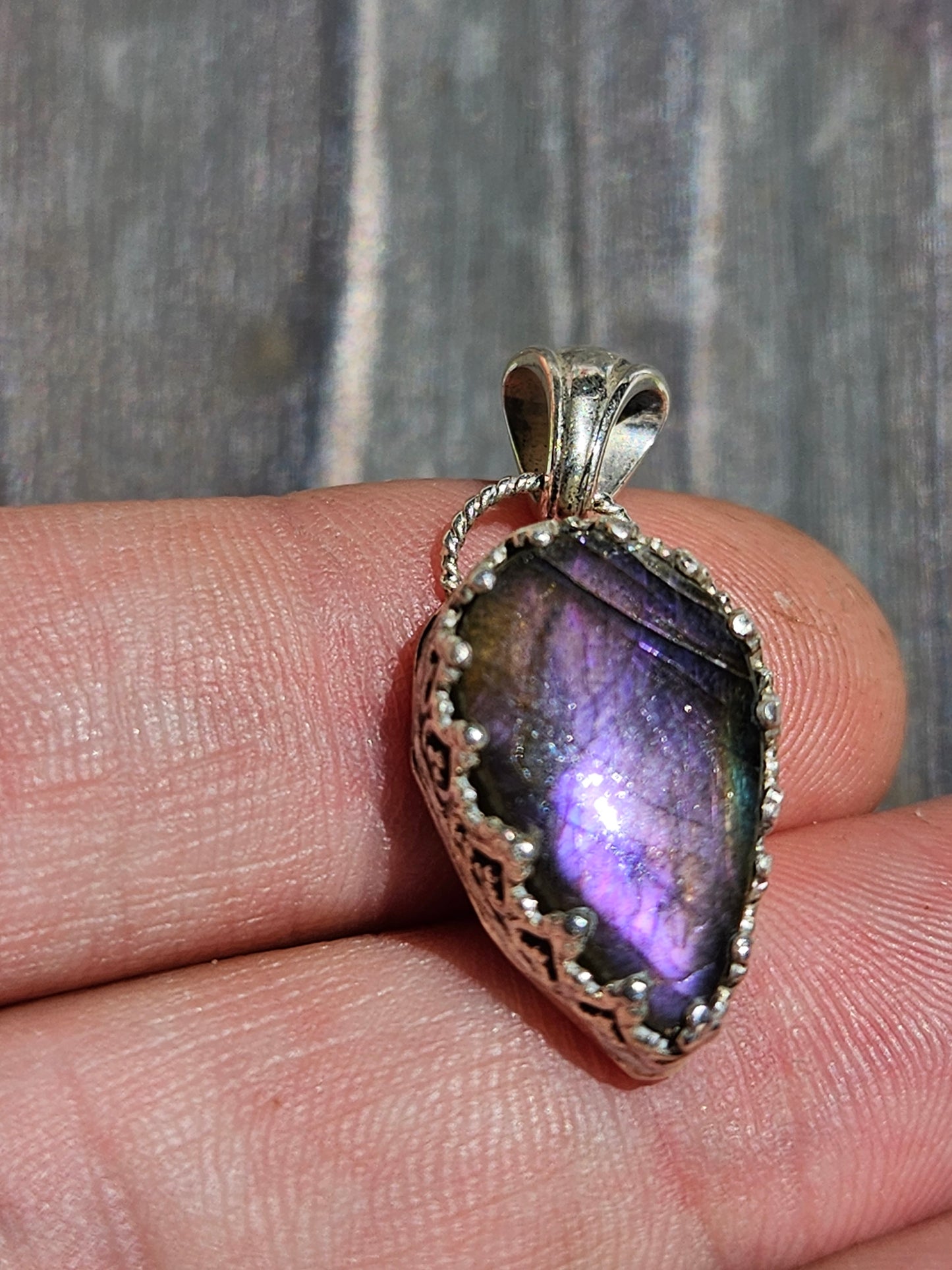 "Passion" Purple Labradorite Pendant
