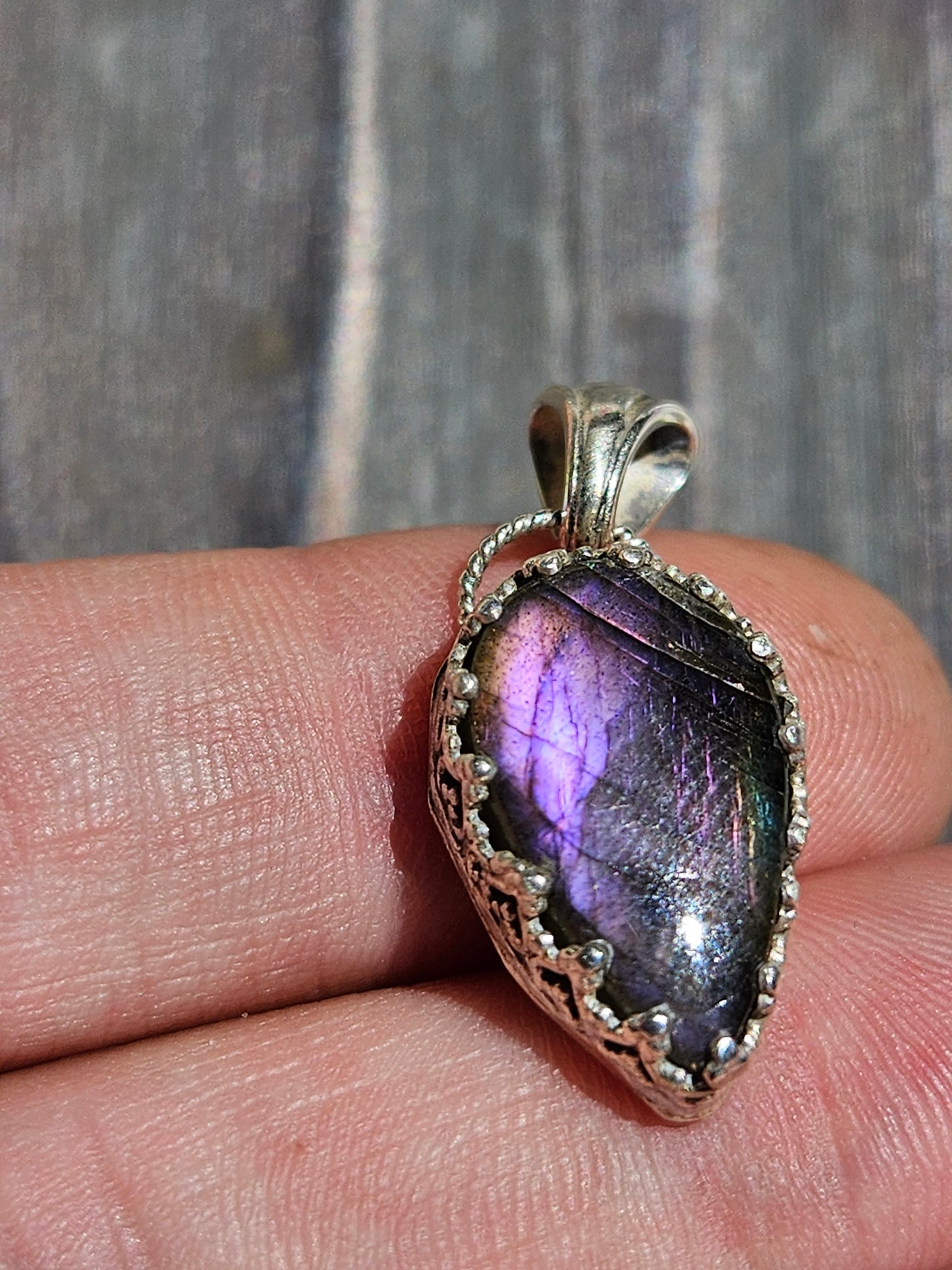"Passion" Purple Labradorite Pendant