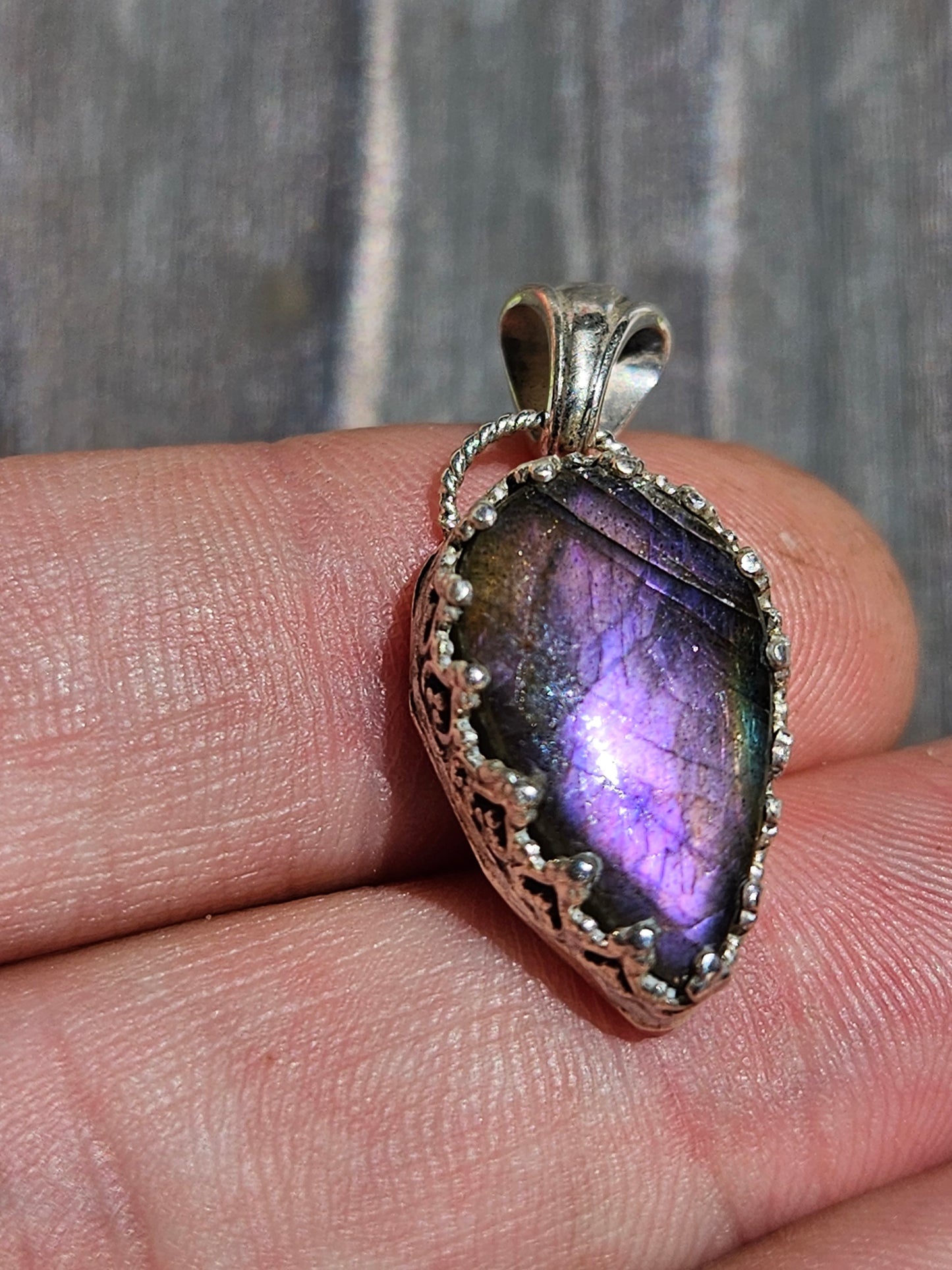 "Passion" Purple Labradorite Pendant