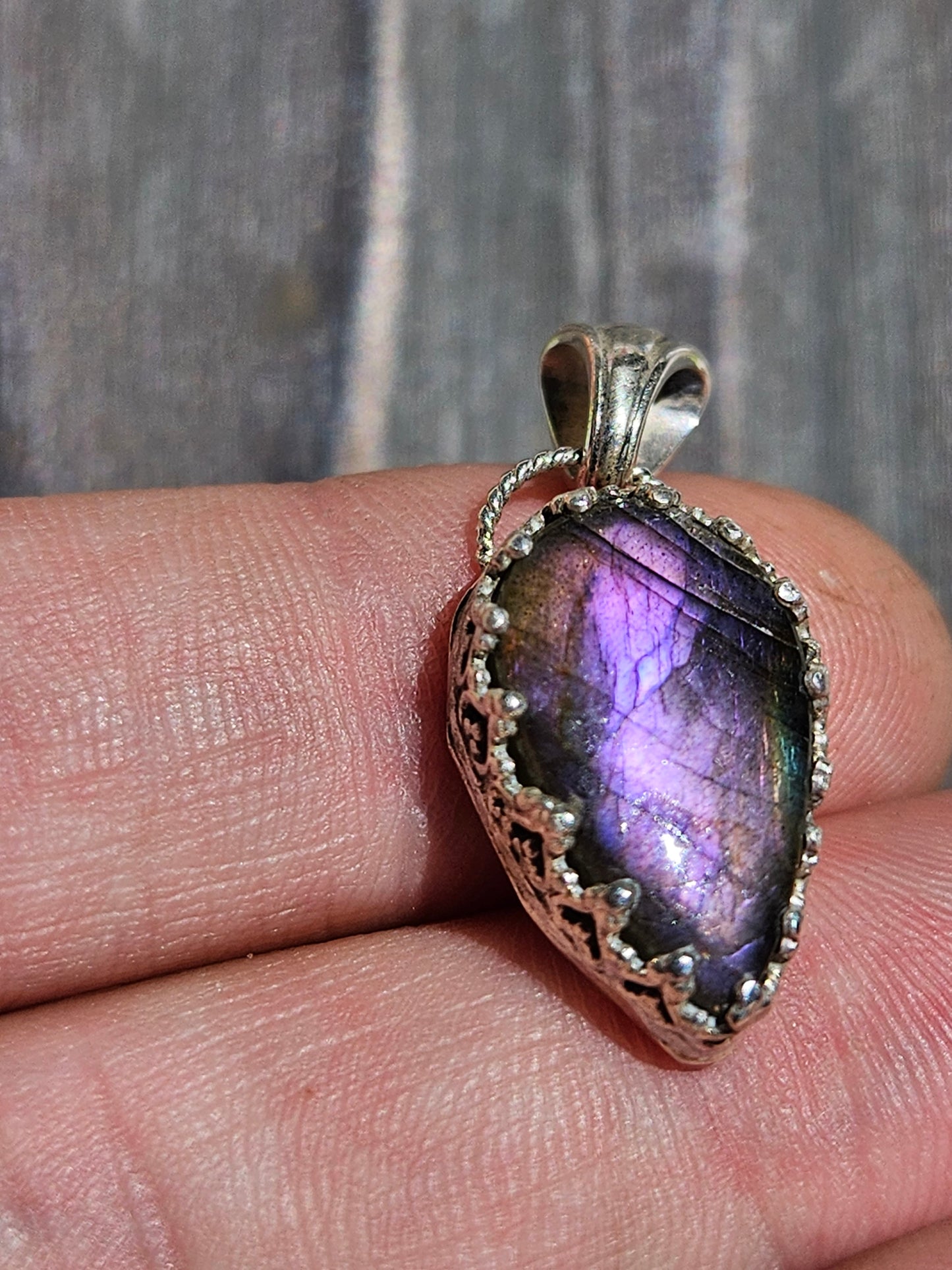 "Passion" Purple Labradorite Pendant