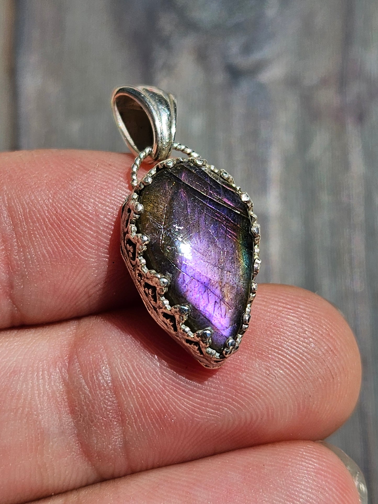 "Passion" Purple Labradorite Pendant