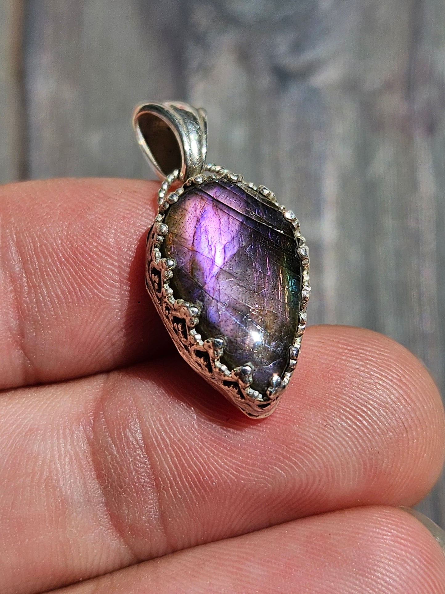 "Passion" Purple Labradorite Pendant