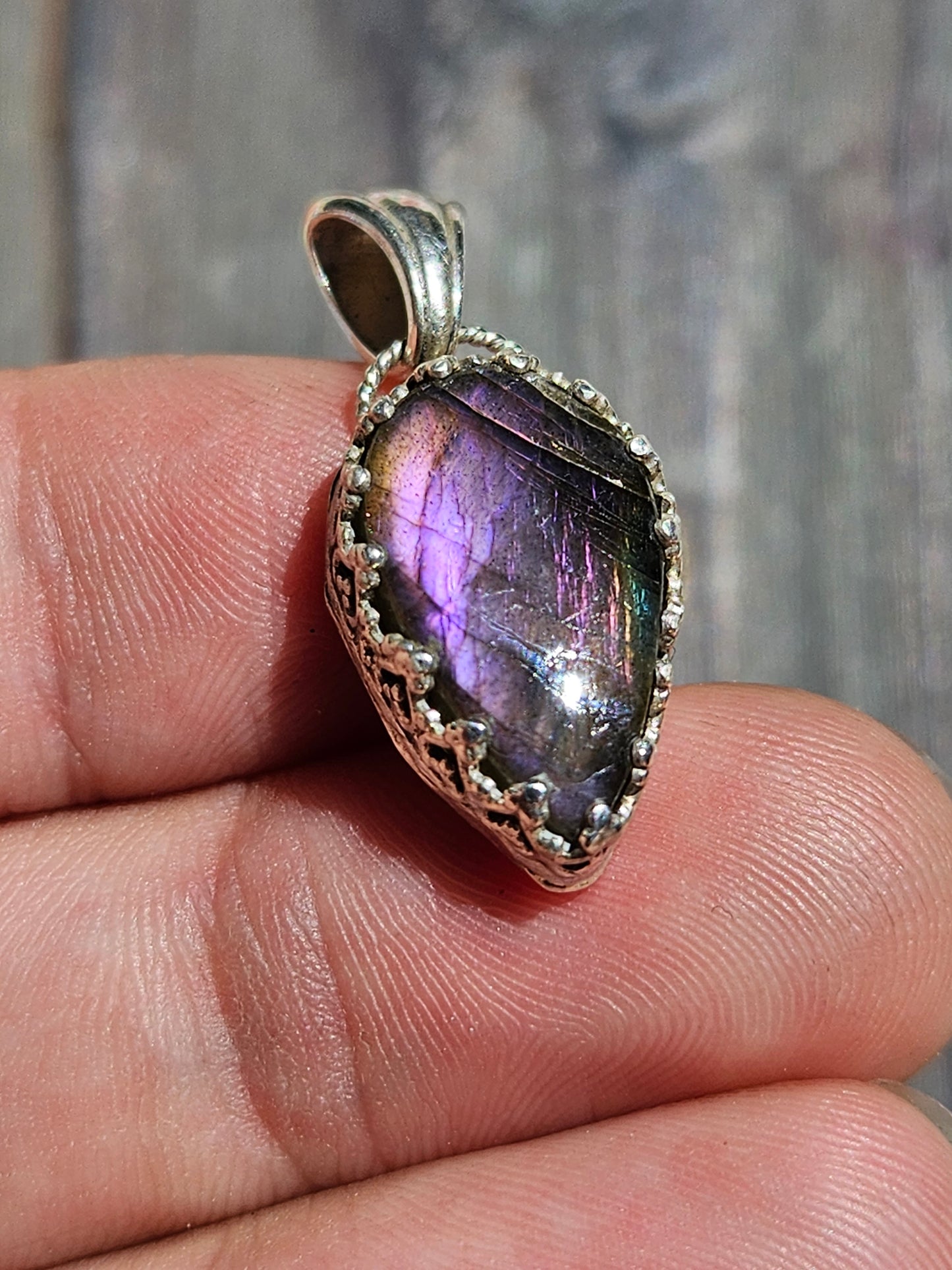 "Passion" Purple Labradorite Pendant