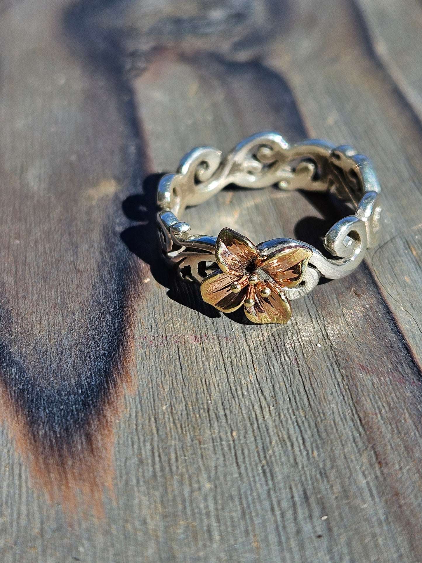 14kt Gold Flower and Silver Spiral Band, Size 8