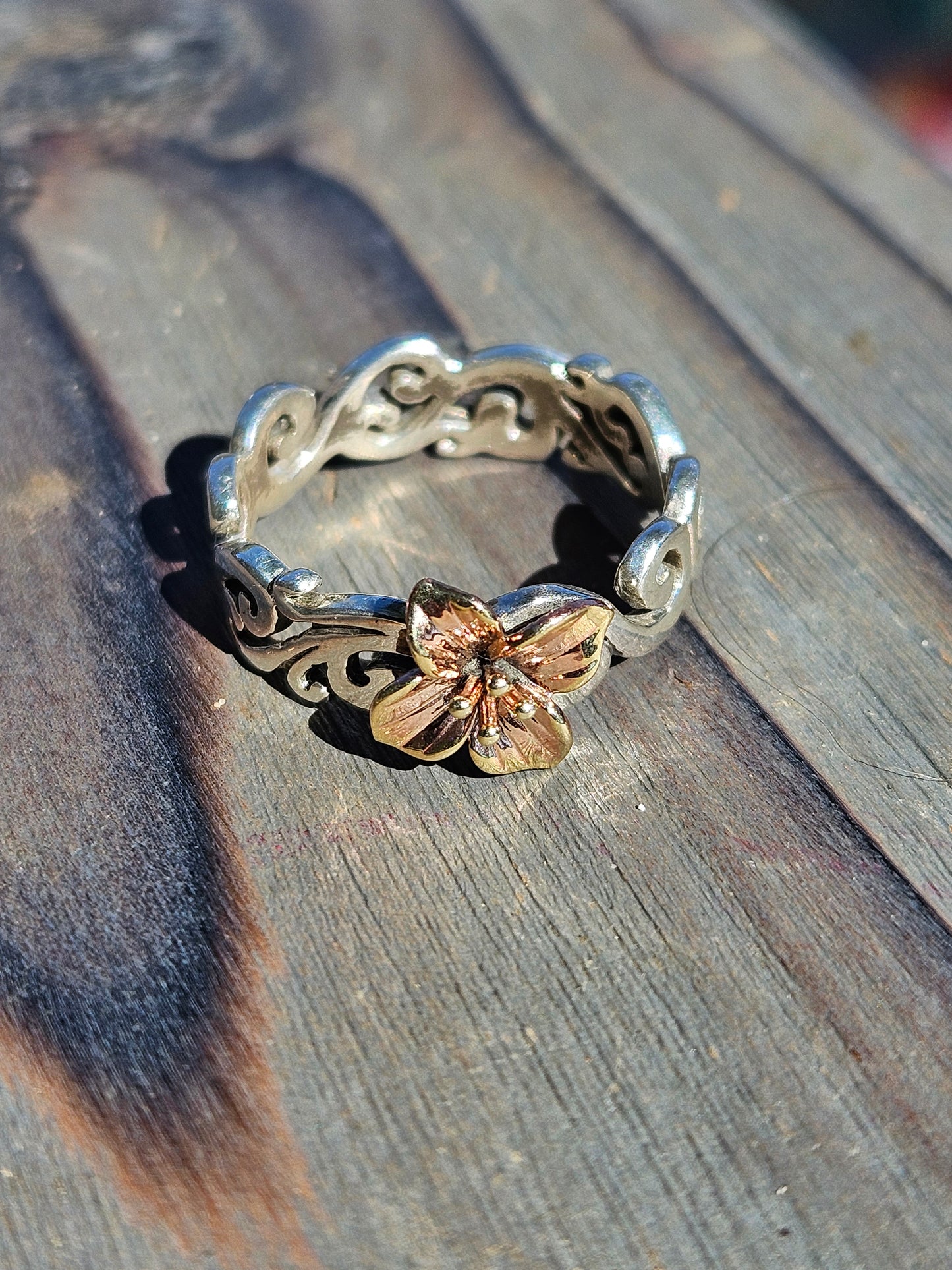 14kt Gold Flower and Silver Spiral Band, Size 8