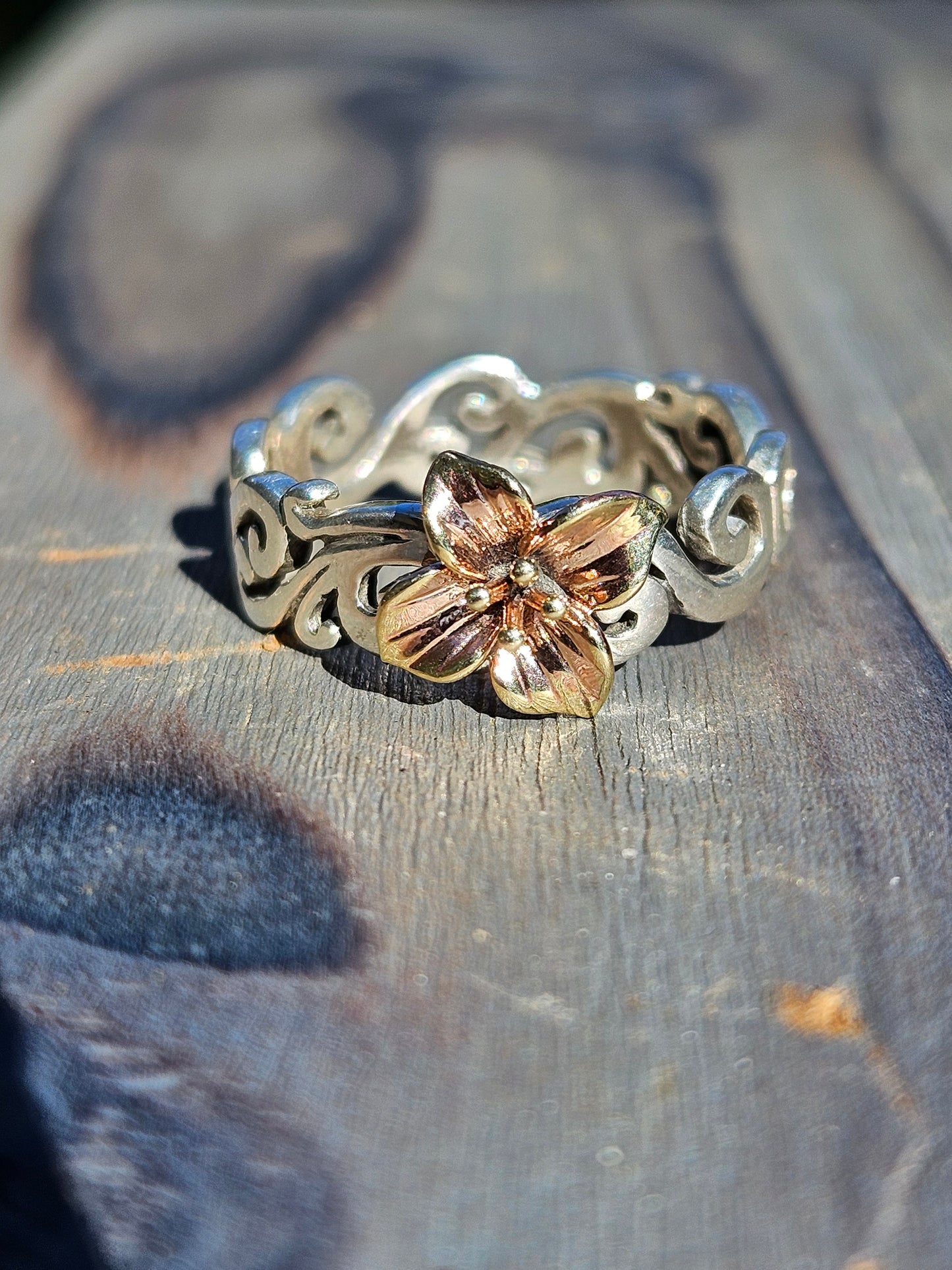 14kt Gold Flower and Silver Spiral Band, Size 8