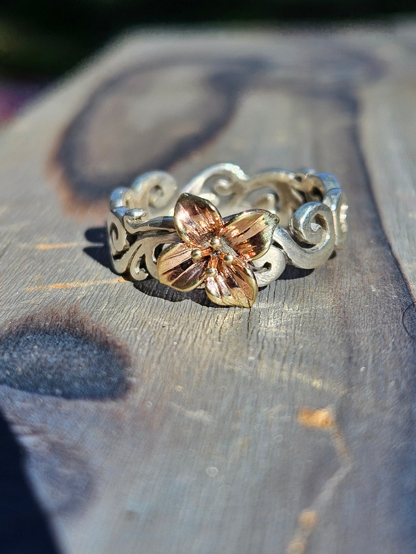 14kt Gold Flower and Silver Spiral Band, Size 8