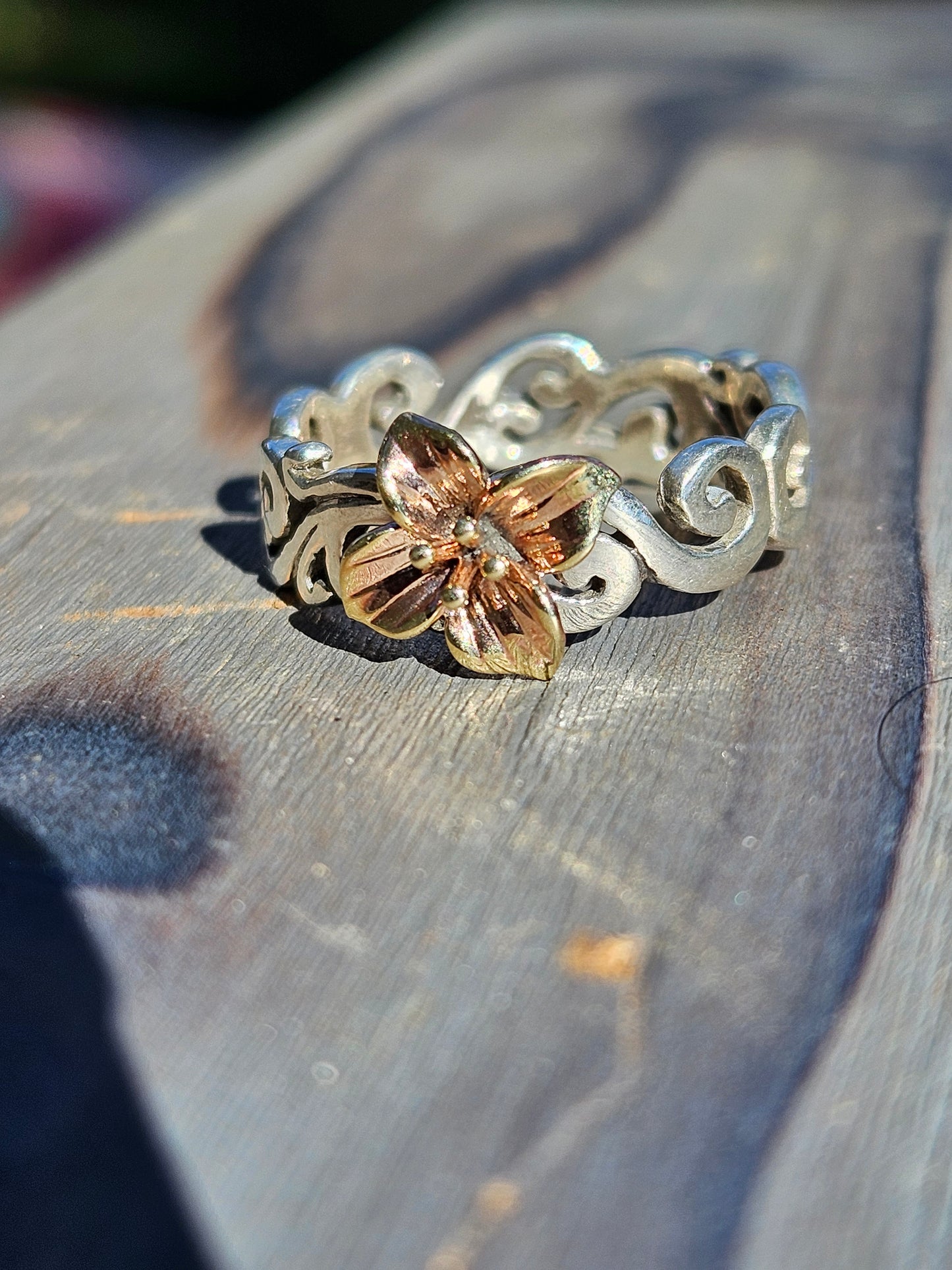 14kt Gold Flower and Silver Spiral Band, Size 8