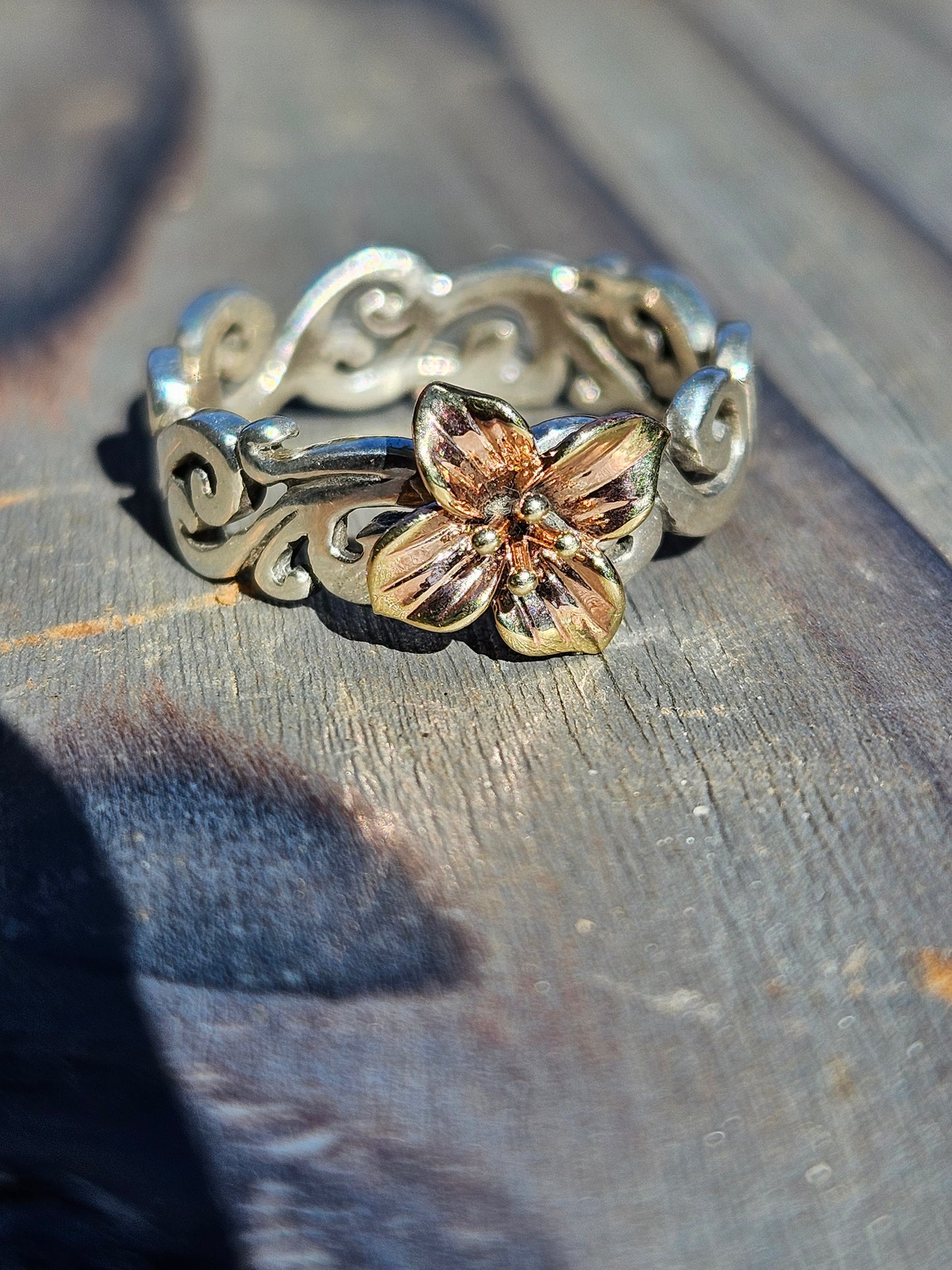 14kt Gold Flower and Silver Spiral Band, Size 8