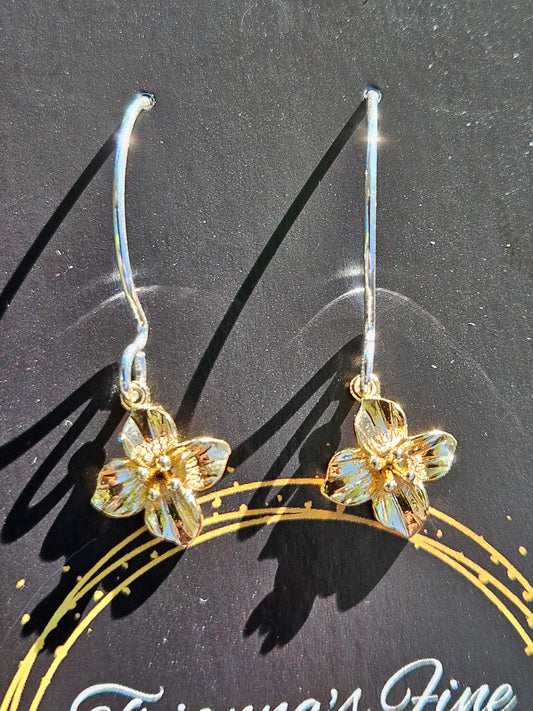 14kt Gold Flower Earrings