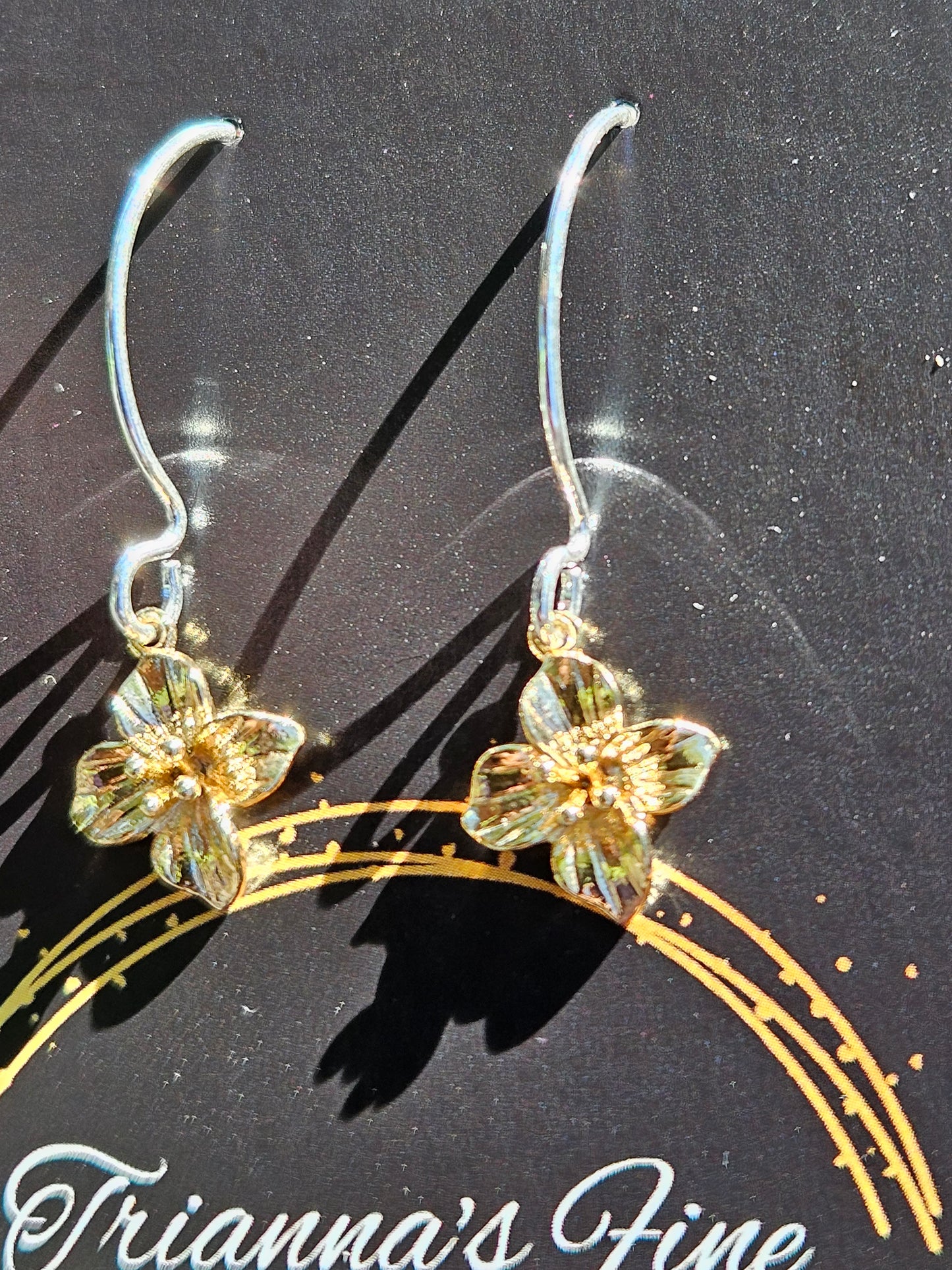 14kt Gold Flower Earrings