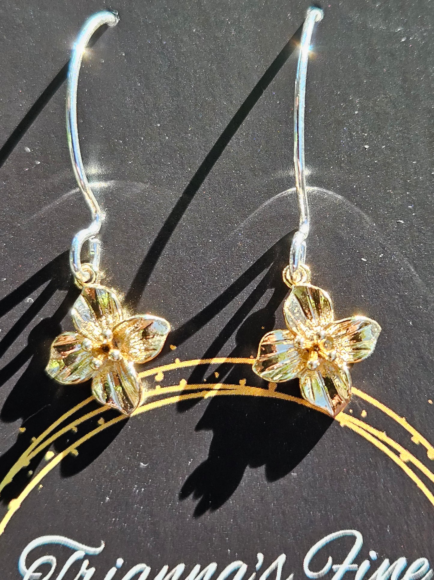 14kt Gold Flower Earrings
