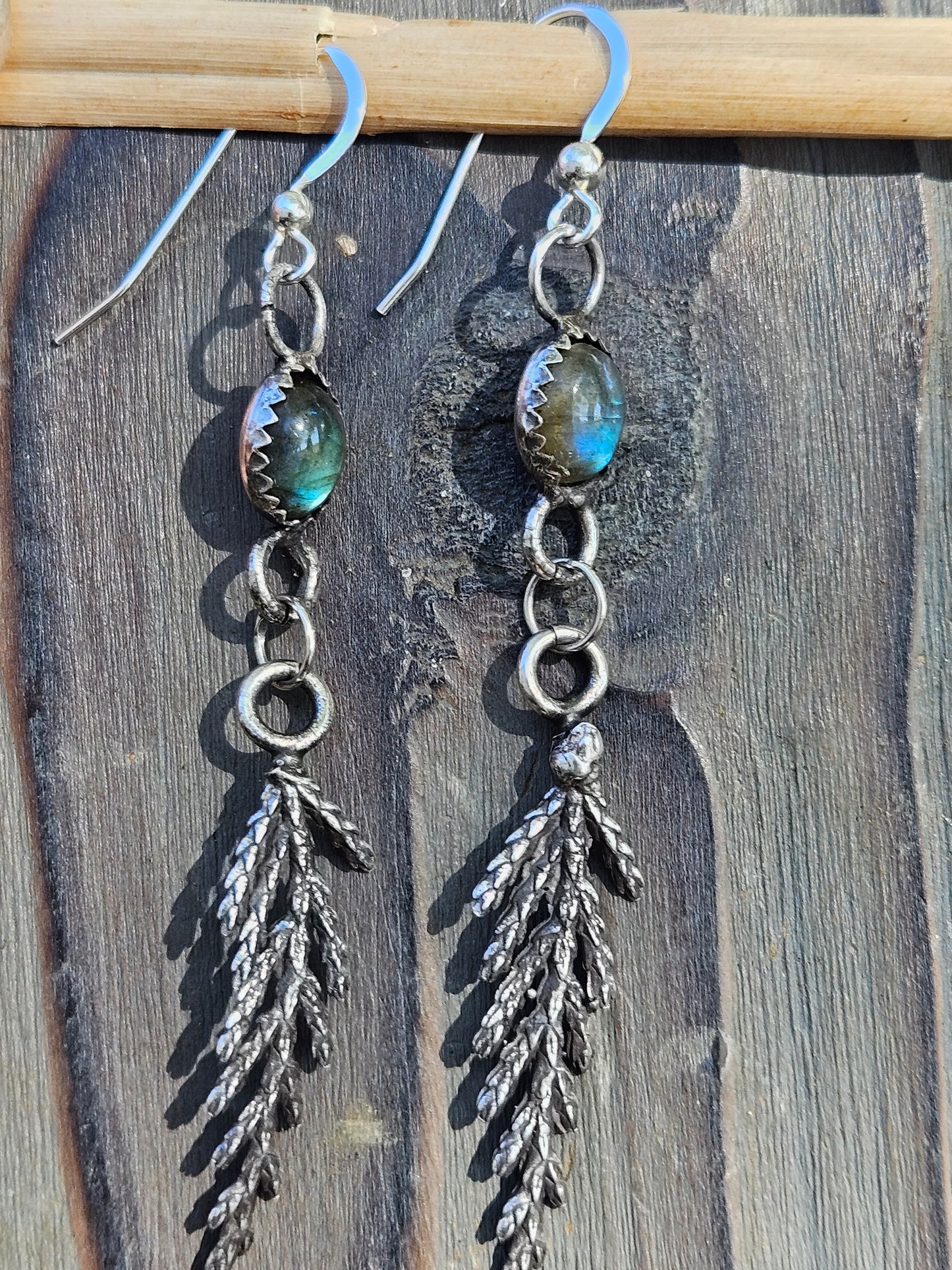"Finess" Labradorite Cedar Earrings