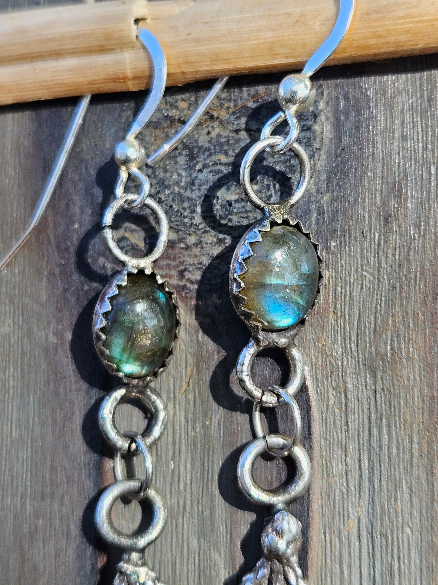 "Finess" Labradorite Cedar Earrings