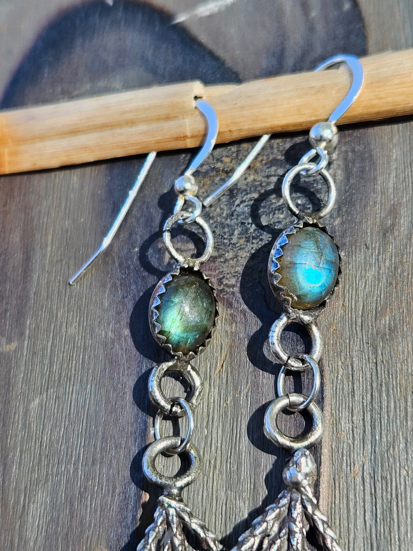 "Finess" Labradorite Cedar Earrings