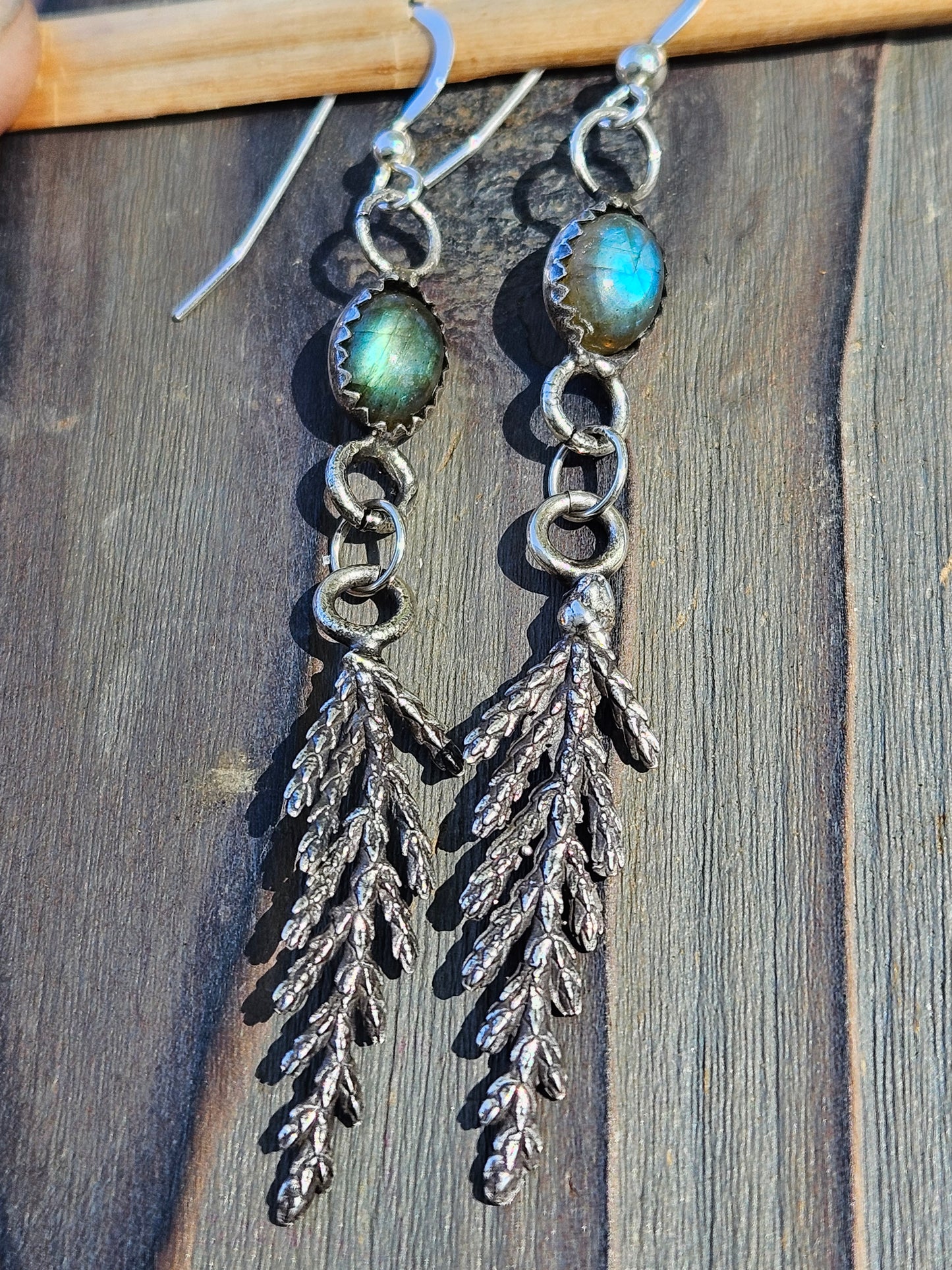 "Finess" Labradorite Cedar Earrings