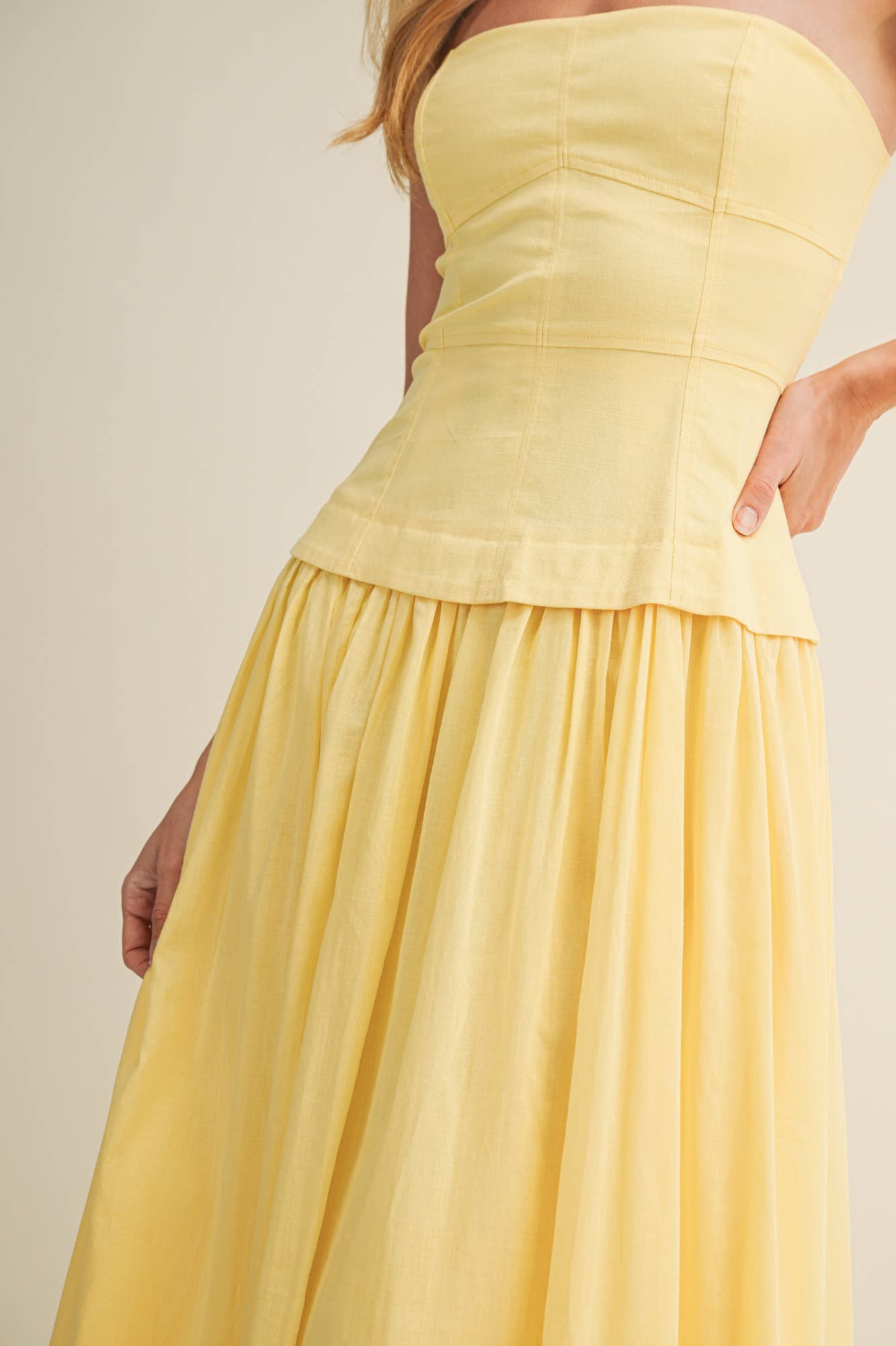 CORSET LINED STRAPLESS DRESS