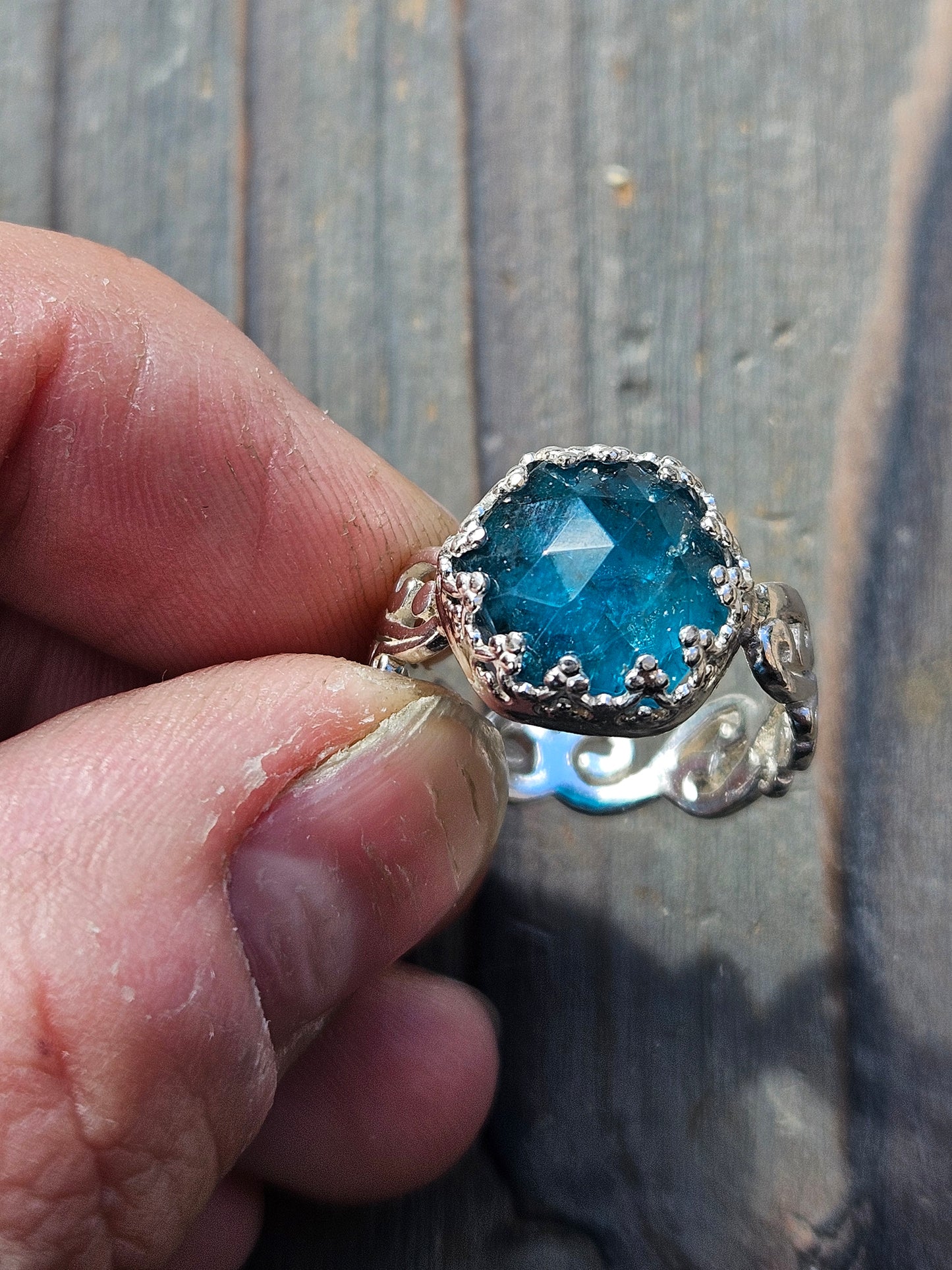 Neon Apatite Ring, 7