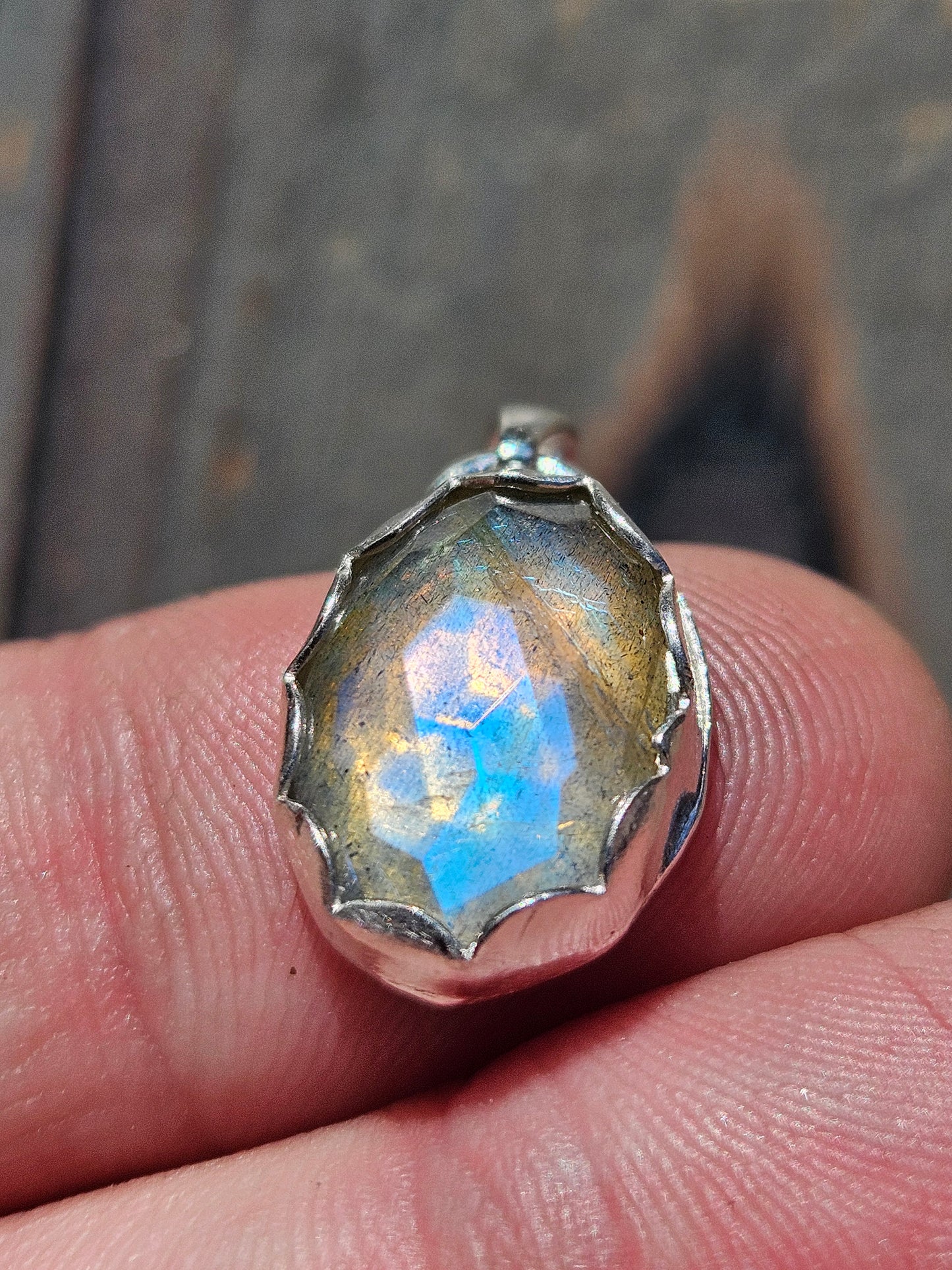 Honeycomb Cut Labradorite Pendant