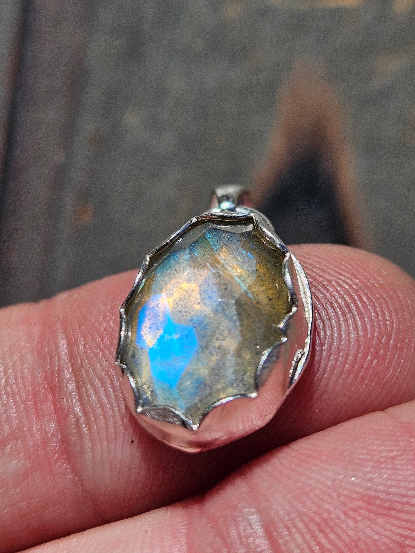 Honeycomb Cut Labradorite Pendant