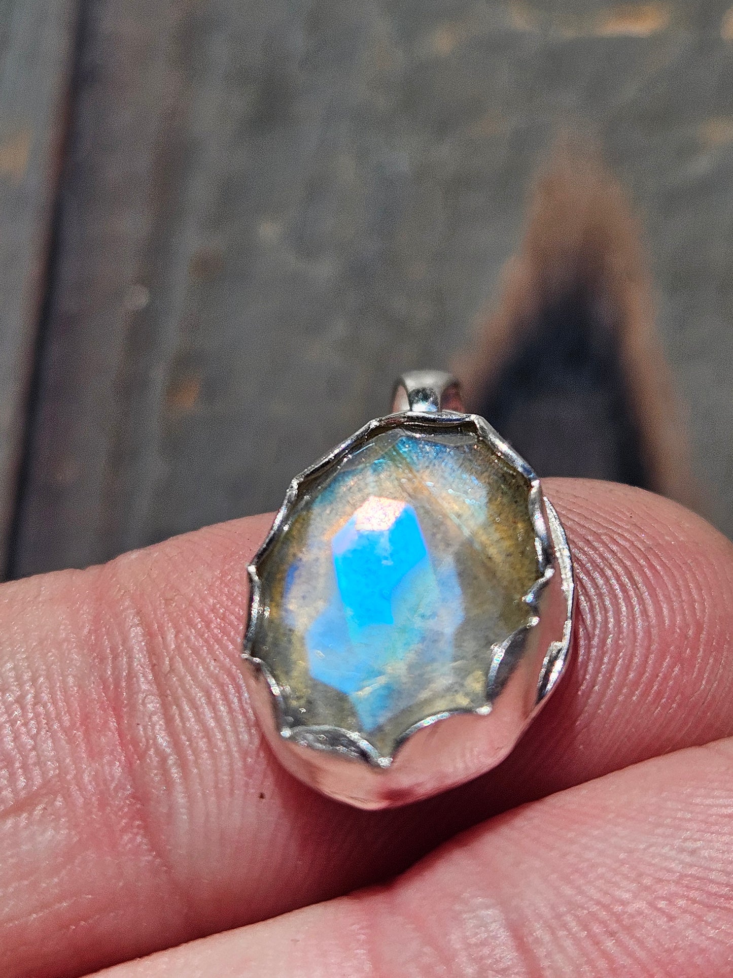 Honeycomb Cut Labradorite Pendant