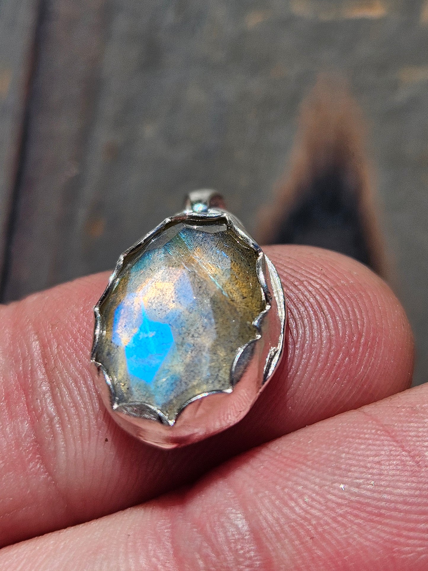 Honeycomb Cut Labradorite Pendant