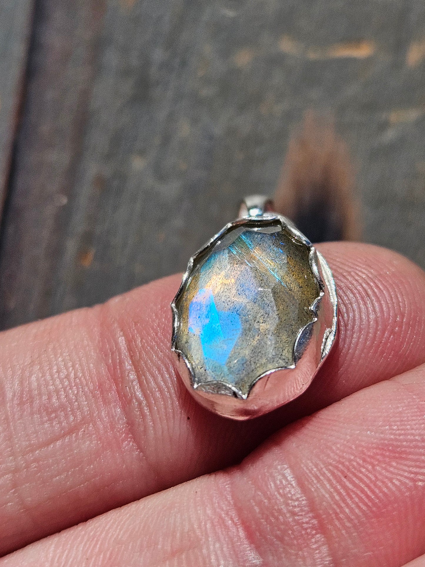 Honeycomb Cut Labradorite Pendant