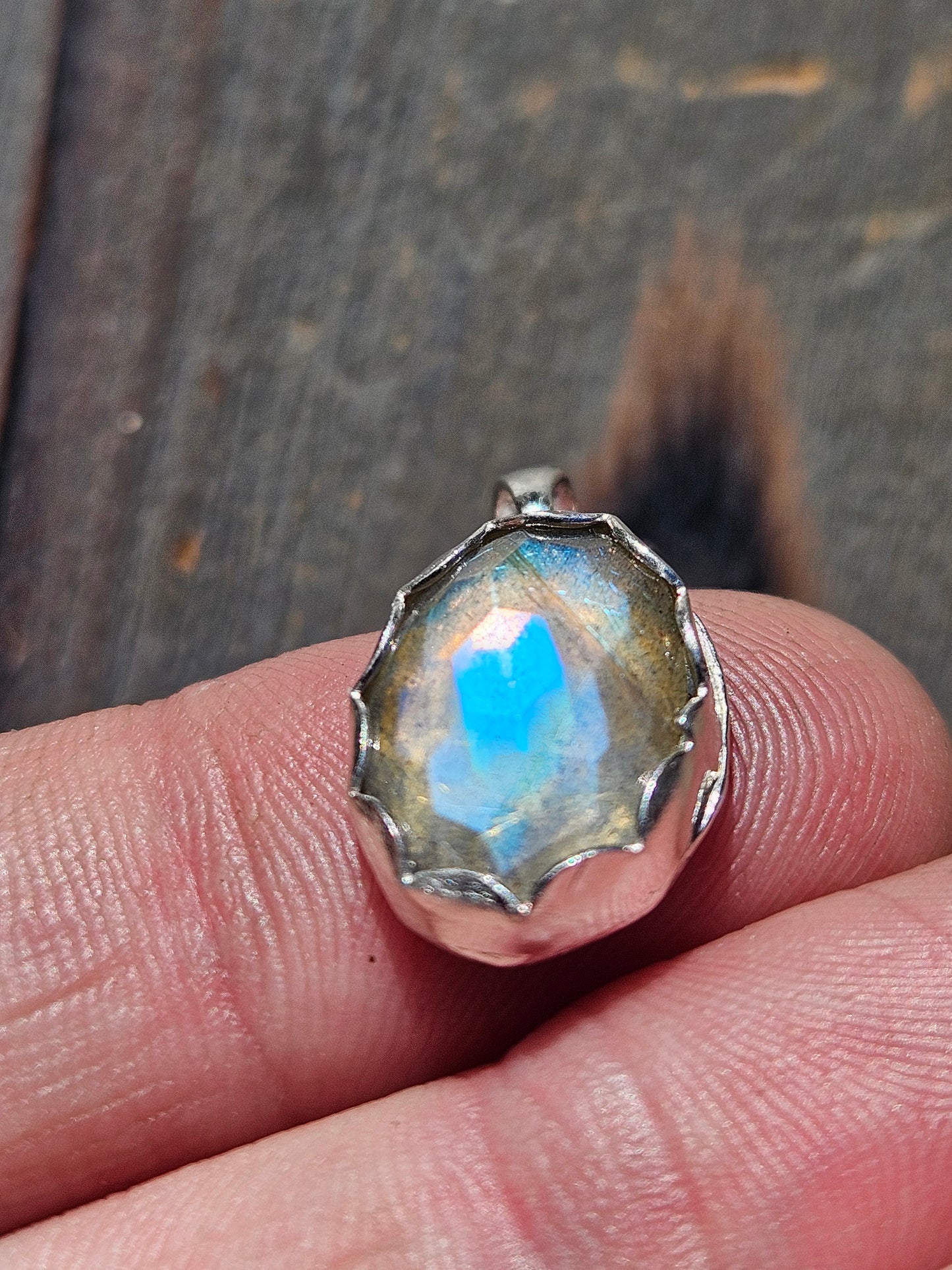 Honeycomb Cut Labradorite Pendant