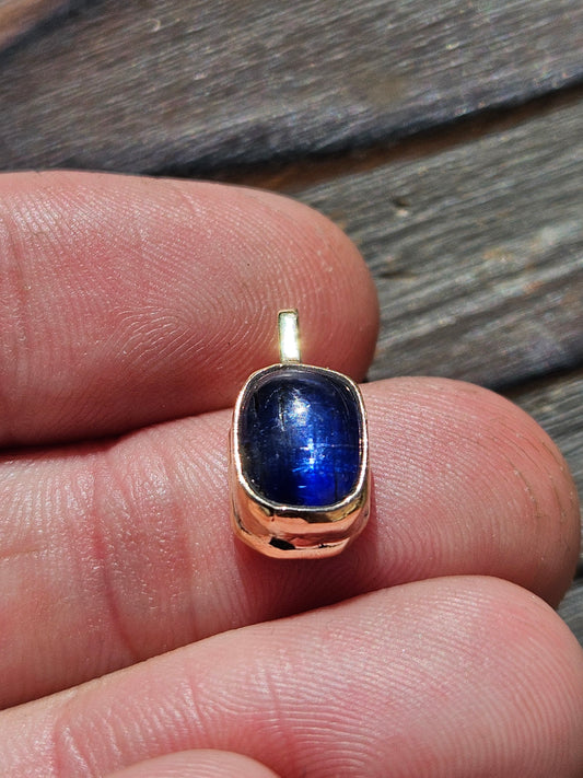 14kt Yellow Gold and Blue Kyanite Pendant