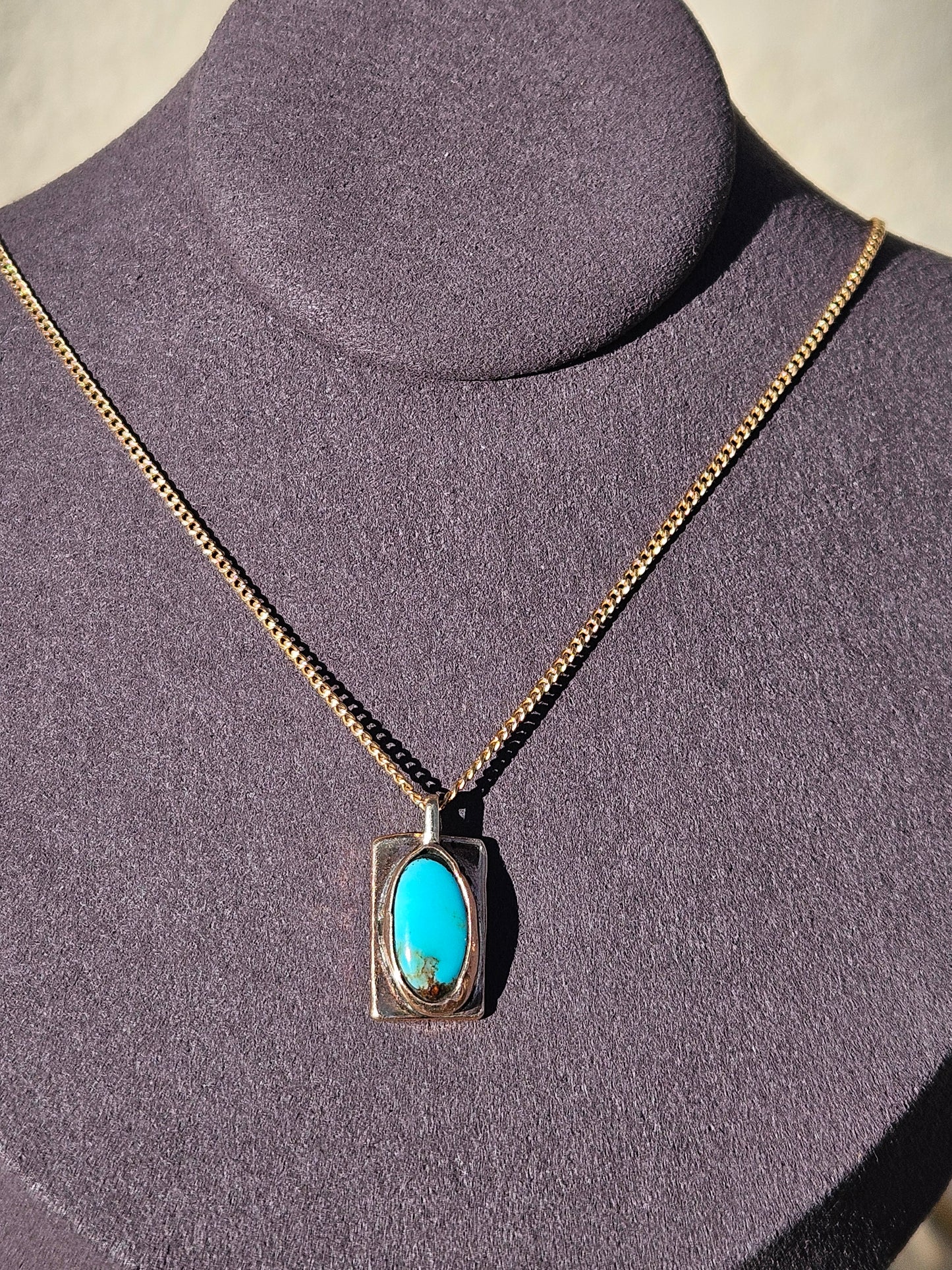 14kt Yellow Gold and Turquoise Pendant with an 18in, 14kt yg Curb Chain