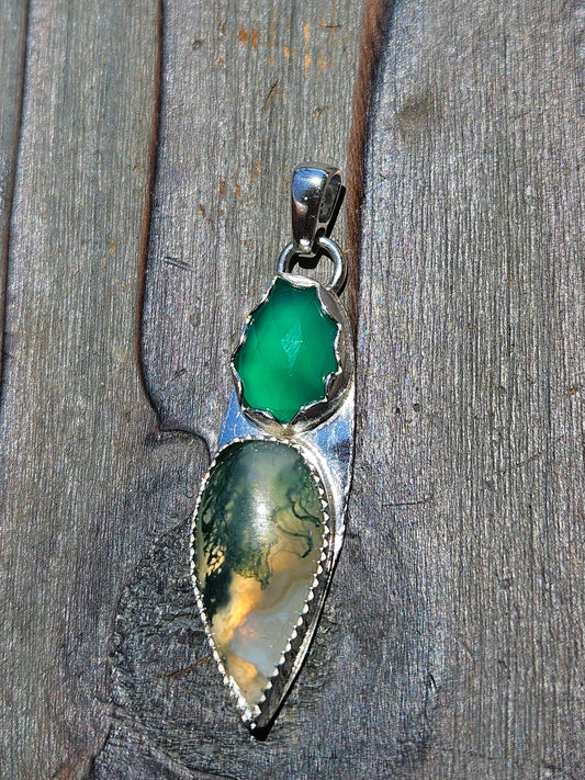 Chalcedony and Moss Agate Pendant