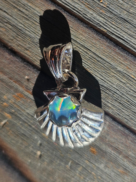 Opal Seashell Pendand