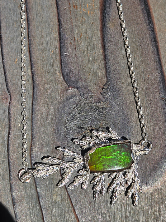 Green Ammolite and Cedar Necklace, 20in
