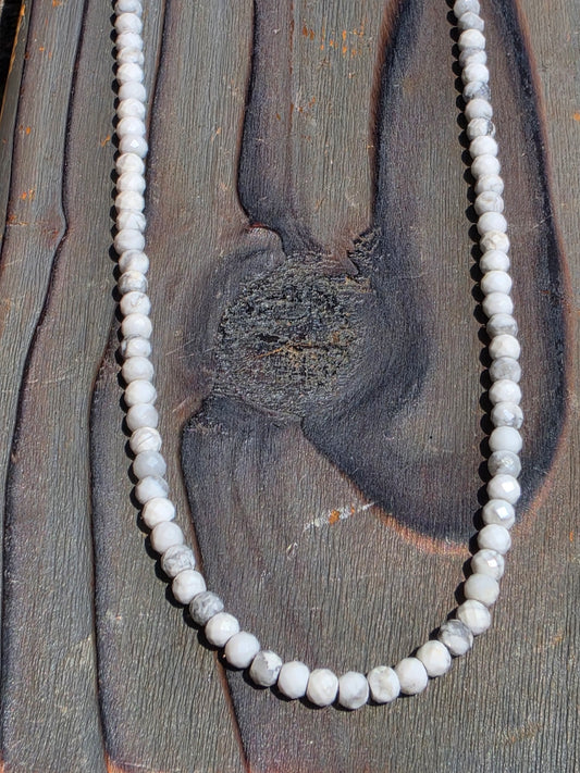 White Buffalo Beaded Necklace, 16.5in