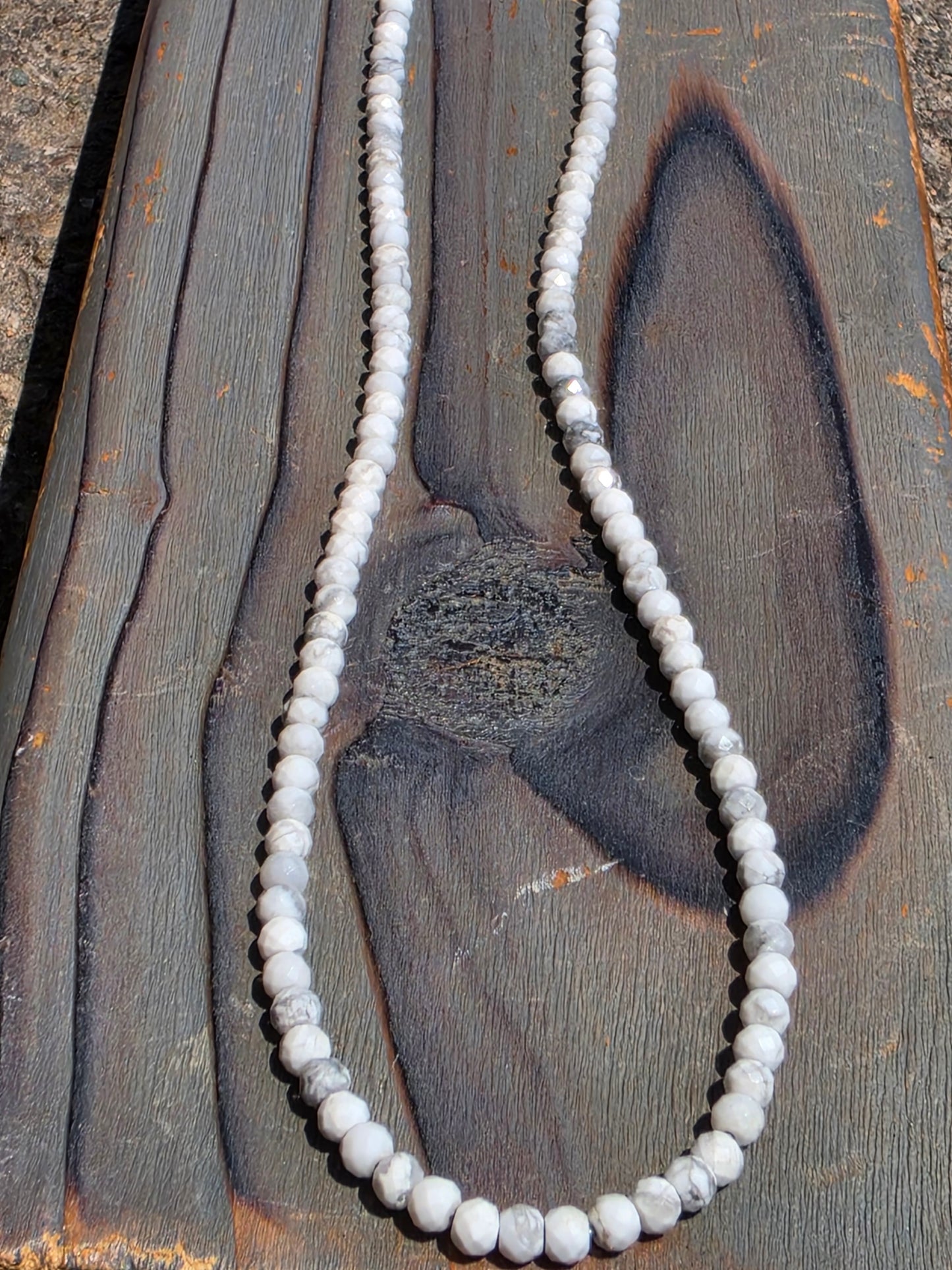 White Buffalo Beaded Necklace, 16.5in