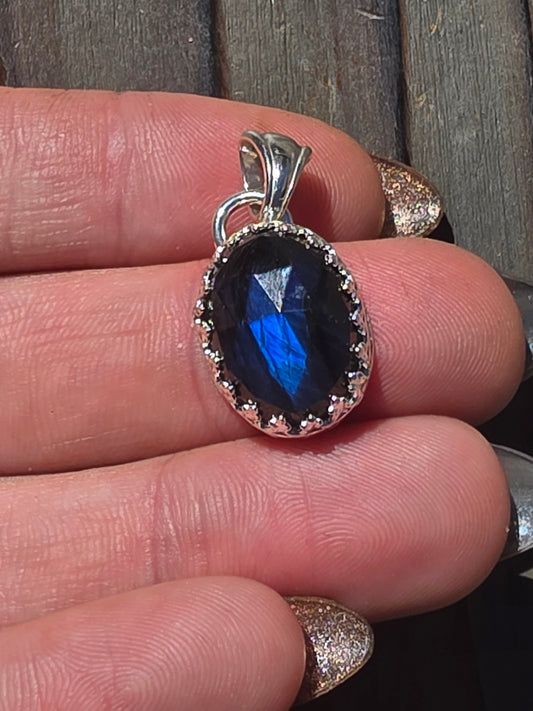 Indigo Blue Labradorite Pendant