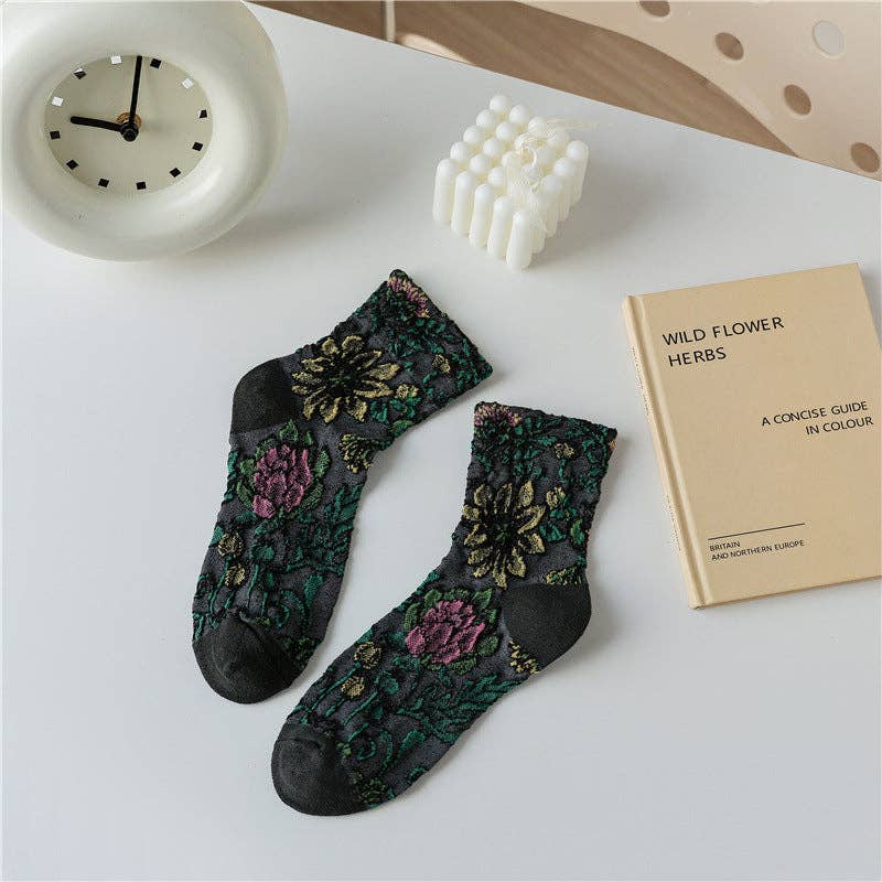 Retro Flower Pattern Mid-Calf Socks