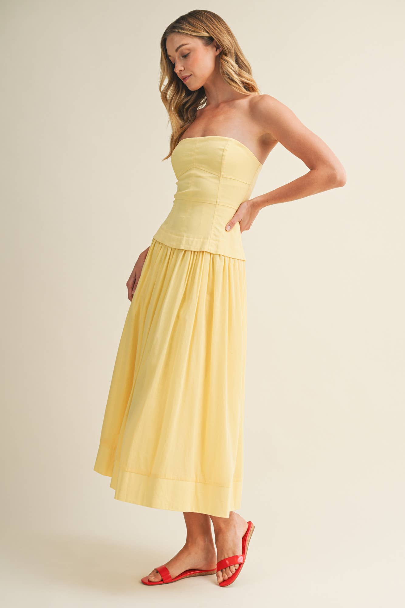 CORSET LINED STRAPLESS DRESS