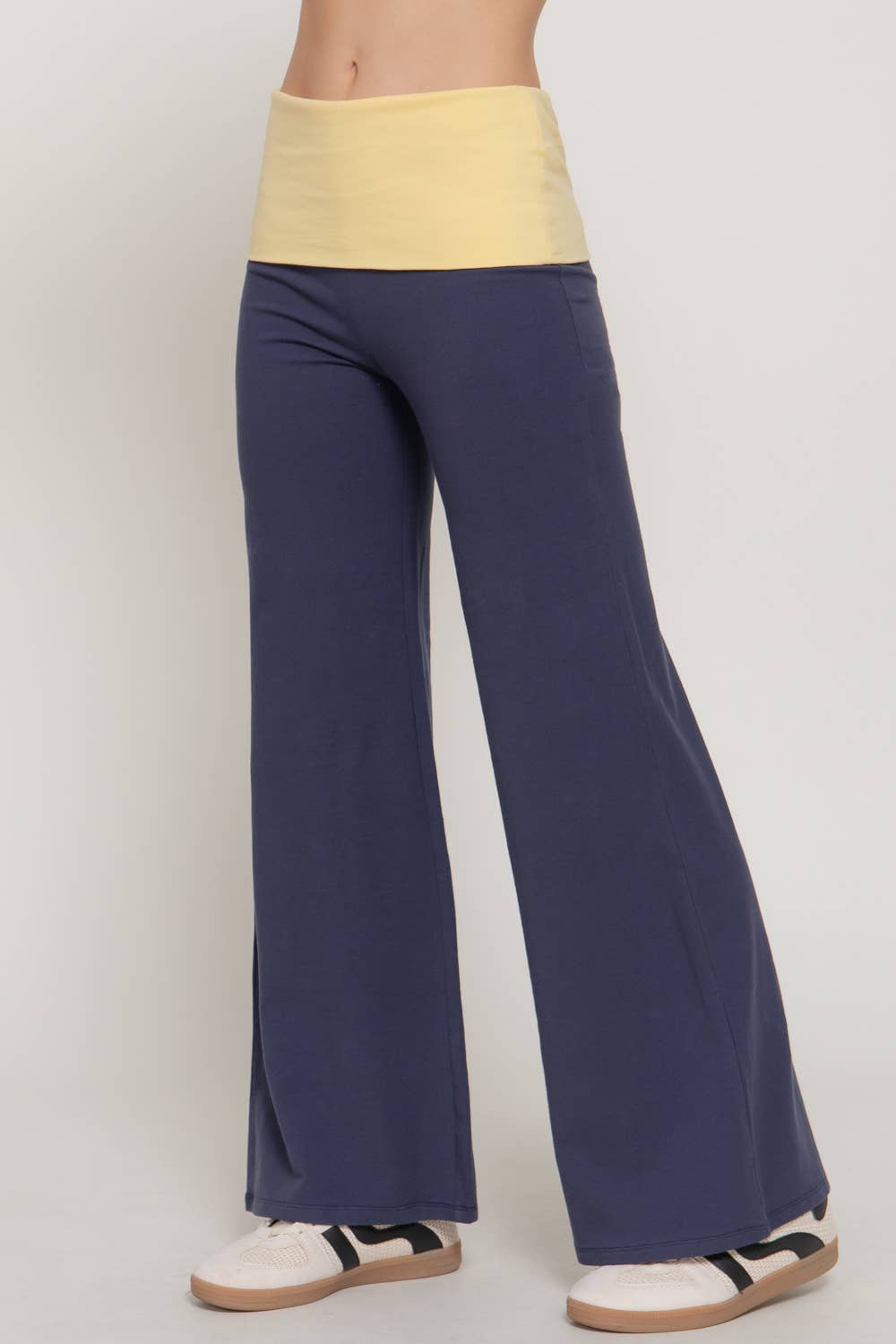 [PLUS SIZE] Contrasting Color Folded Waist Yoga Pants