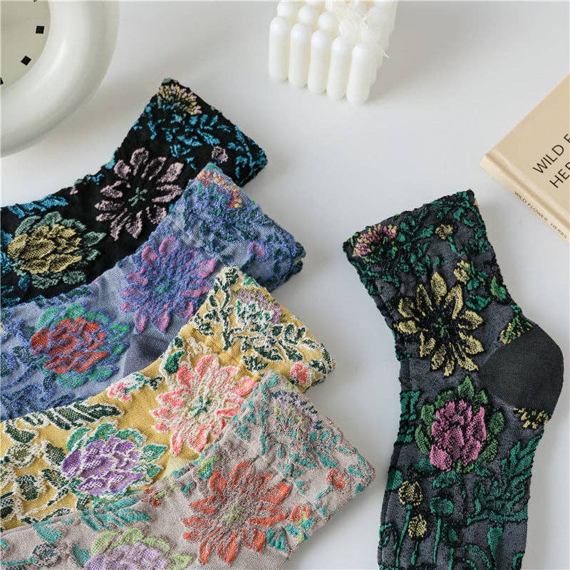 Retro Flower Pattern Mid-Calf Socks