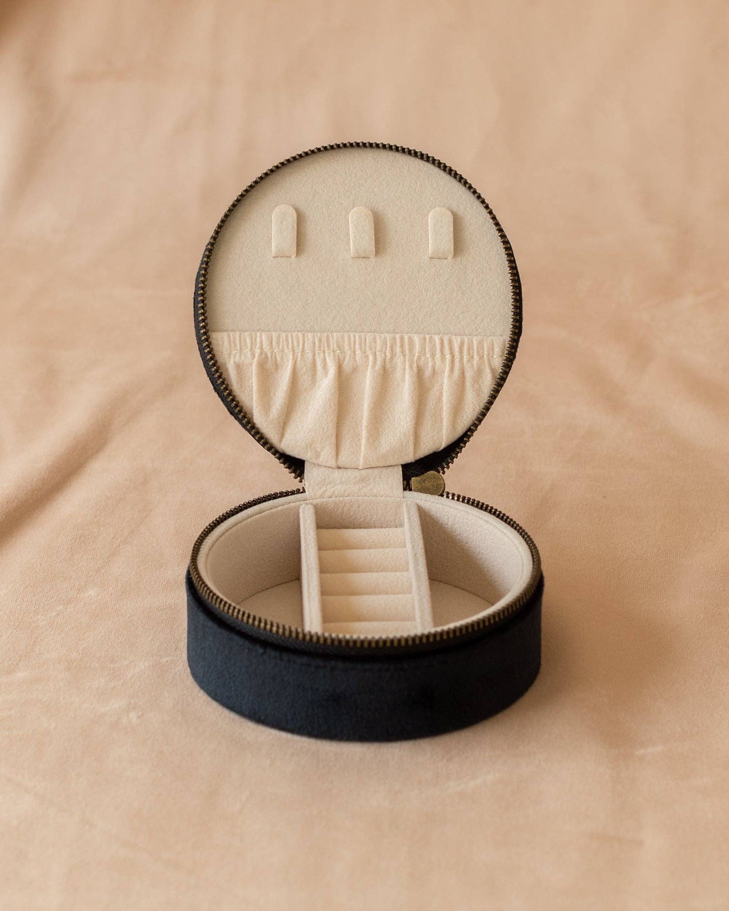 Macaron Jewelry Case