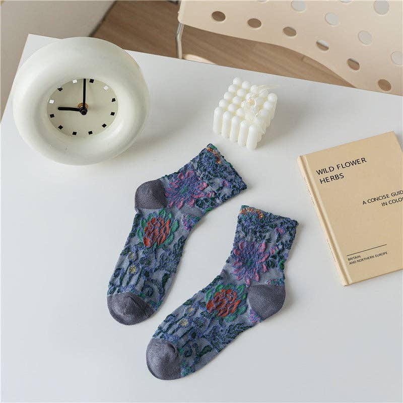 Retro Flower Pattern Mid-Calf Socks