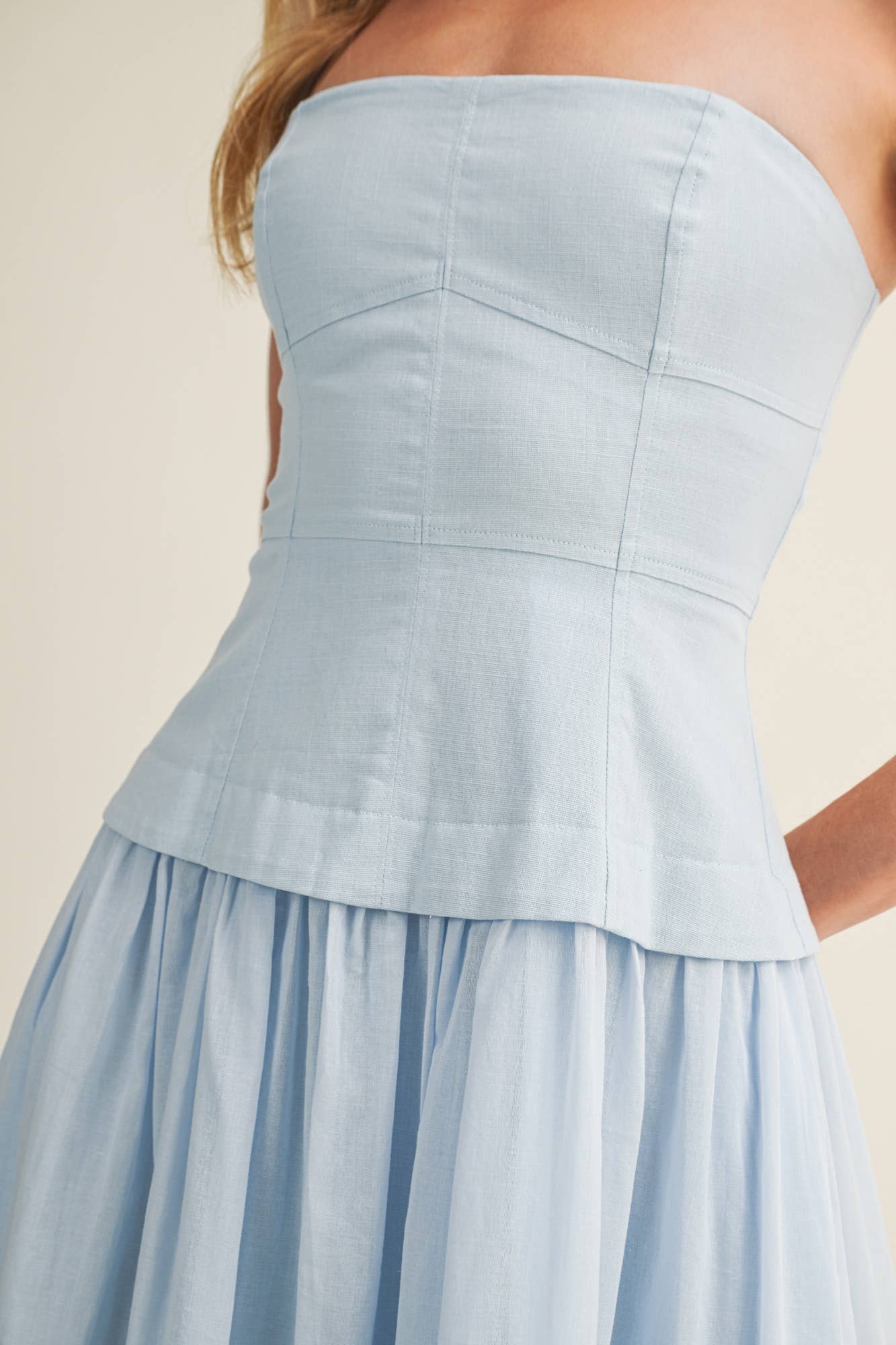 CORSET LINED STRAPLESS DRESS
