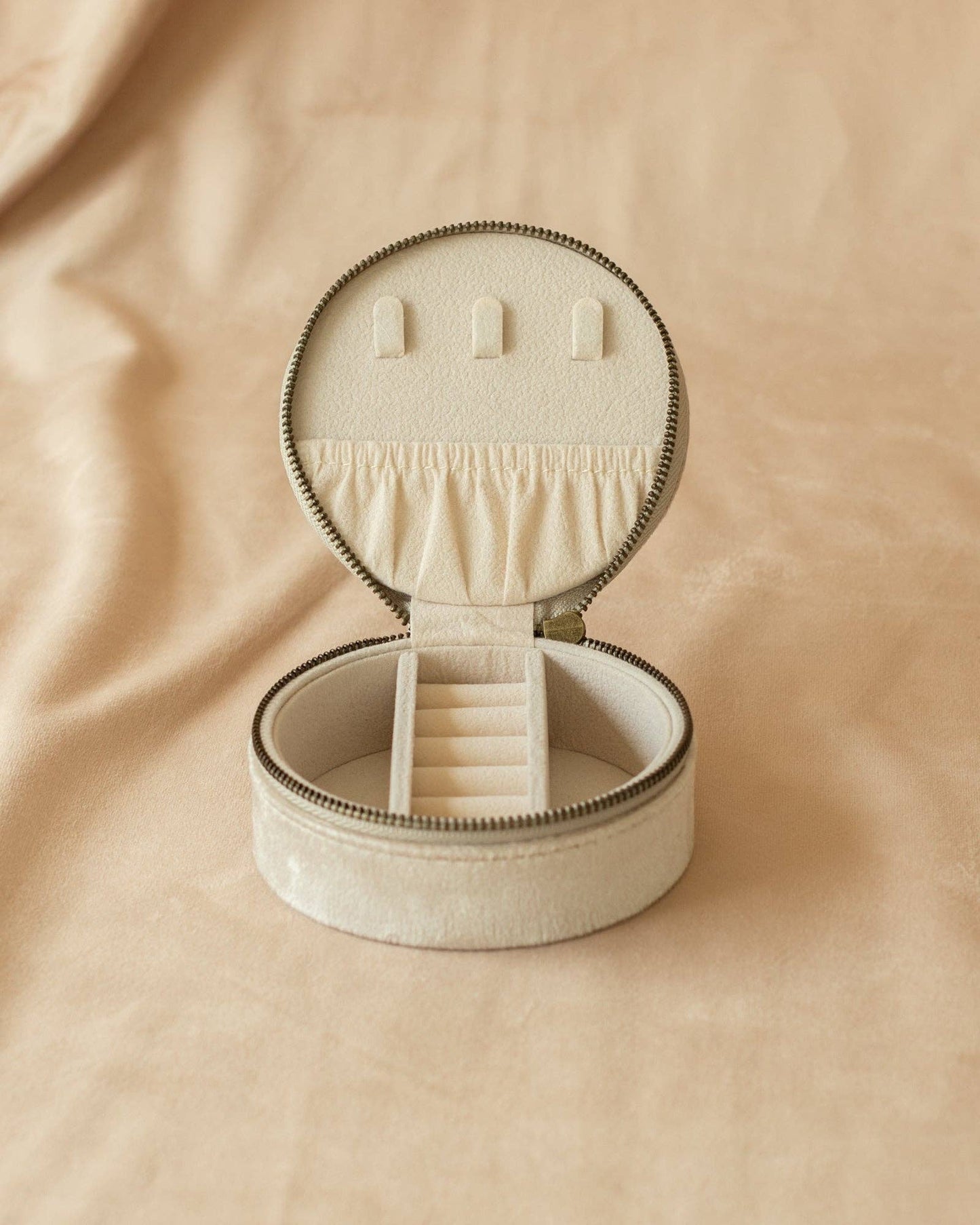 Macaron Jewelry Case